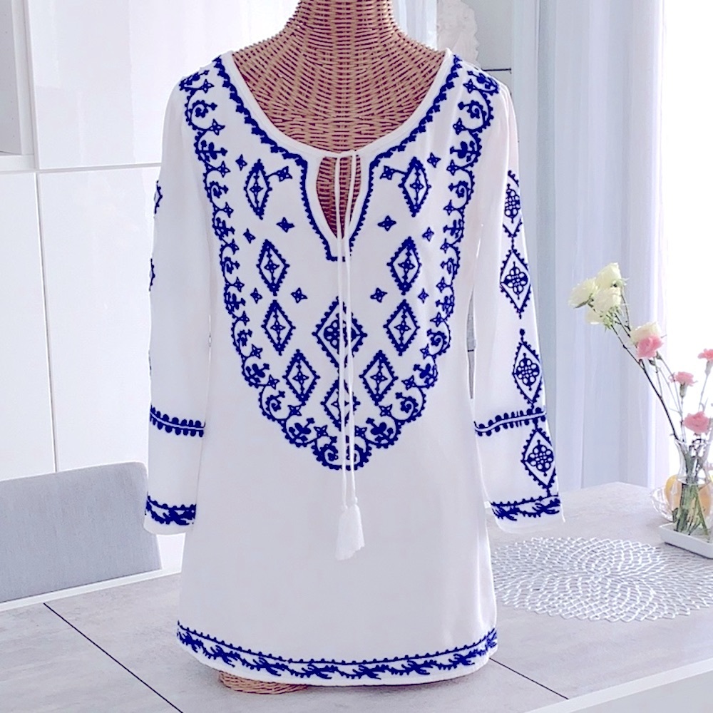 Lulus. Dress. 100% rayon. Size XS